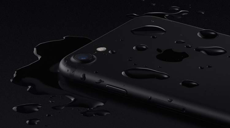 iPhone 7 Water Resistant